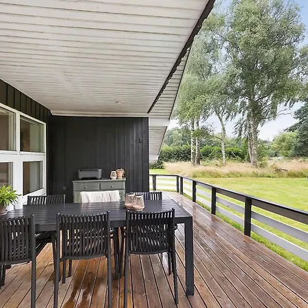 8 Person Holiday In Glesborg