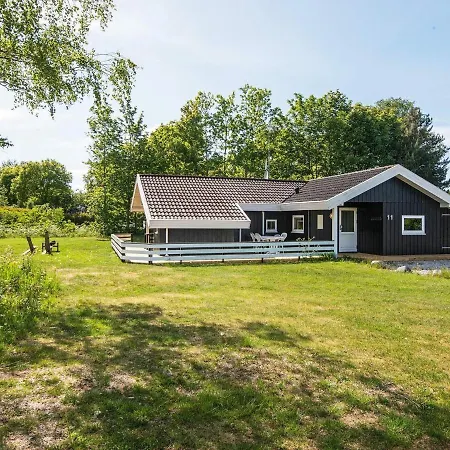 8 Person Holiday In Glesborg Дом отдыха Fjellerup